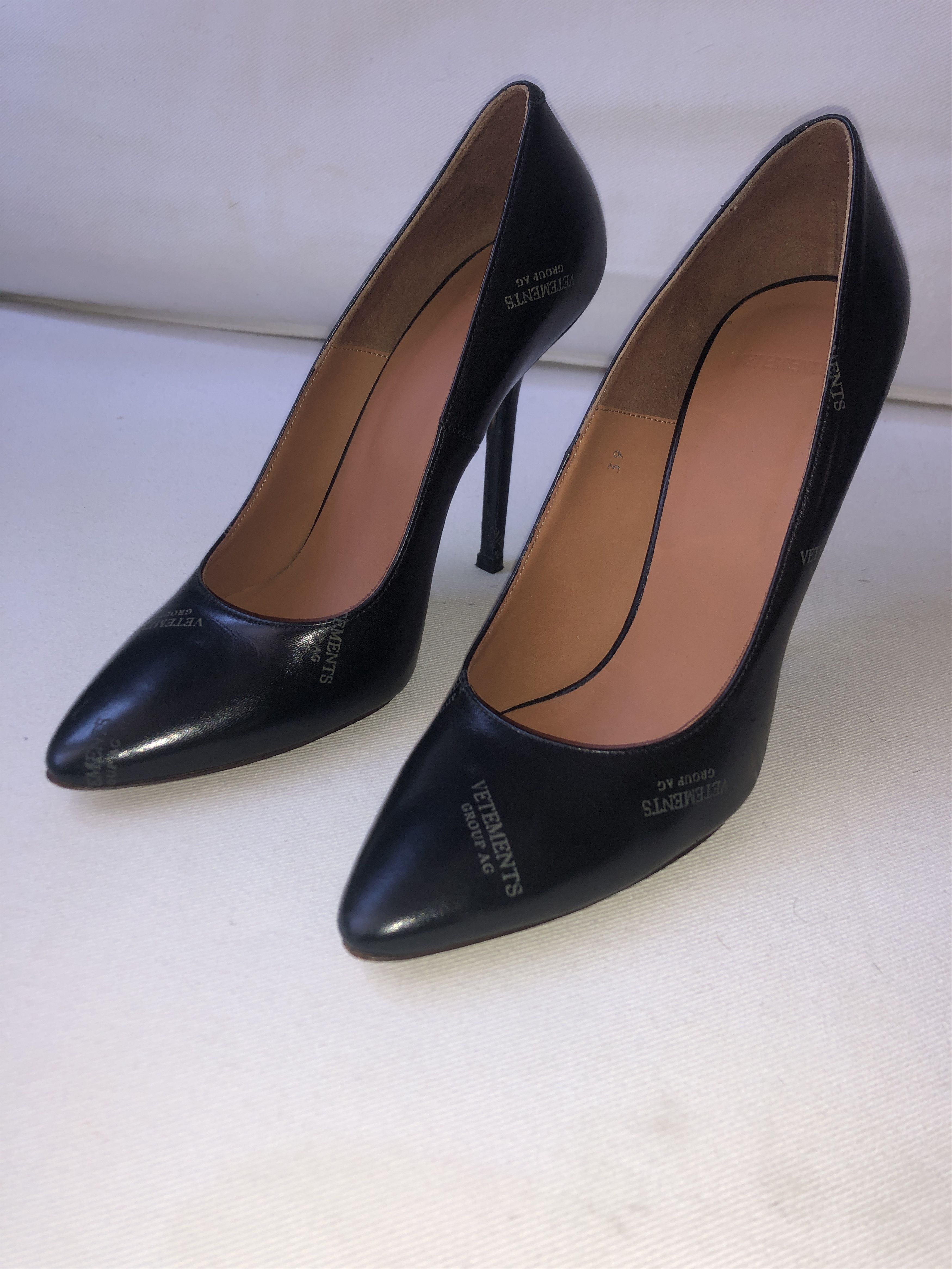 Vetements Black Leather Pumps with "Snatched" Shoe Sole Size US 9 / IT 39 - 2 Thumbnail