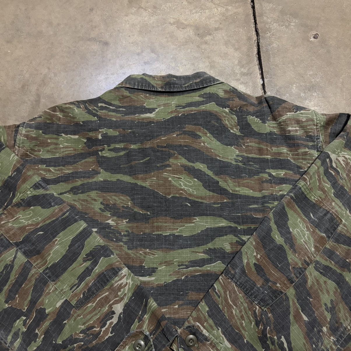 Vintage Vintage Tiger Stripe Camo Jacket Military Field Shirt 80s Size US XL / EU 56 / 4 - 10 Thumbnail