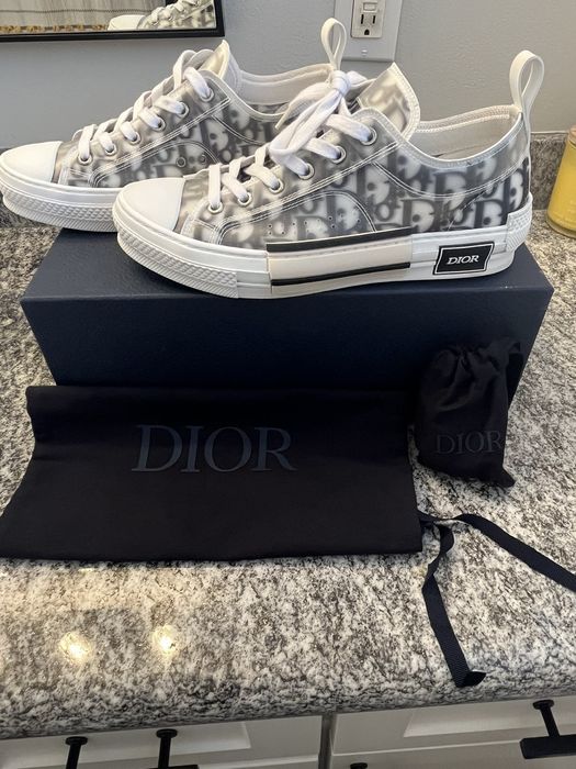 B23 Low-Top Sneaker White Dior Oblique Canvas
