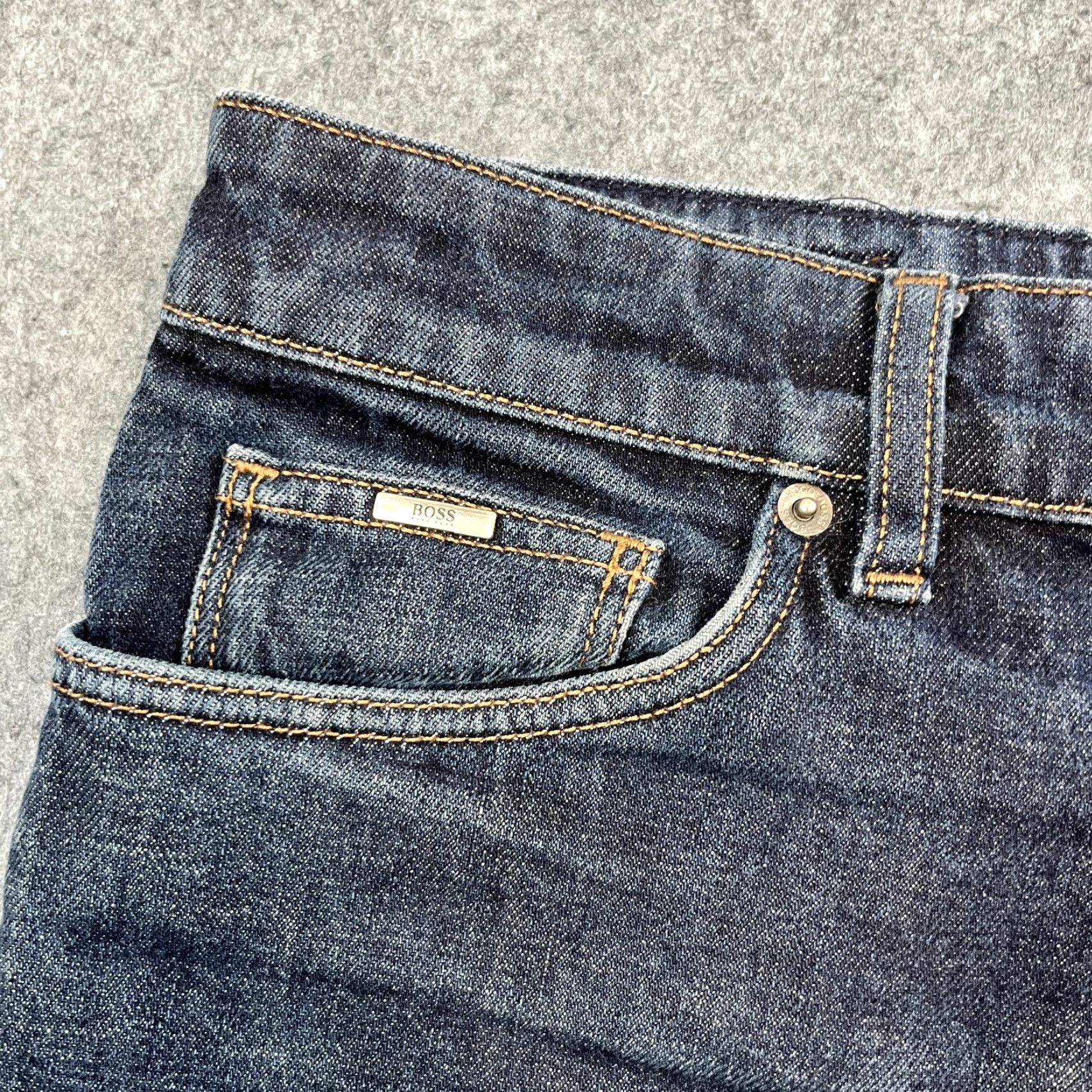 Hugo Boss HUGO BOSS Jeans Maine 3 34 Regular Tapered 5-Pocket Denim Dark Wash Blue Stretch 30 Inside Leg Mens Jeans Size US 34 / EU 50 - 7 Thumbnail