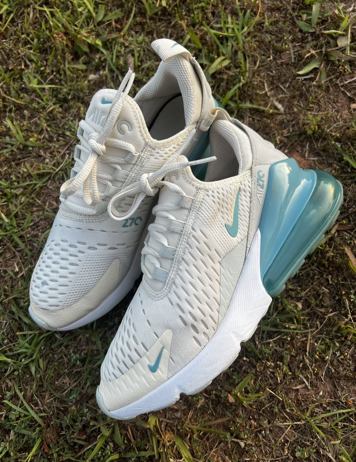Nike CLEAN Nike size 5 Air Max 270 Denim Blue running shoes Size US 5 / EU 37 - 2 Thumbnail