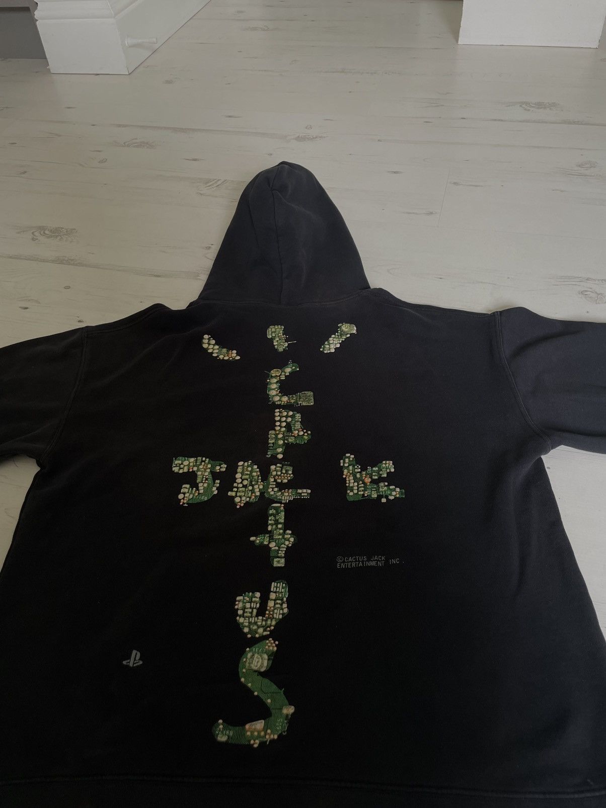 Playstation × Travis Scott TRAVIS SCOTT CACTUS JACK X PLAYSTATION WASHED HOODIE SIZE S Size US S / EU 44-46 / 1 - 3 Thumbnail