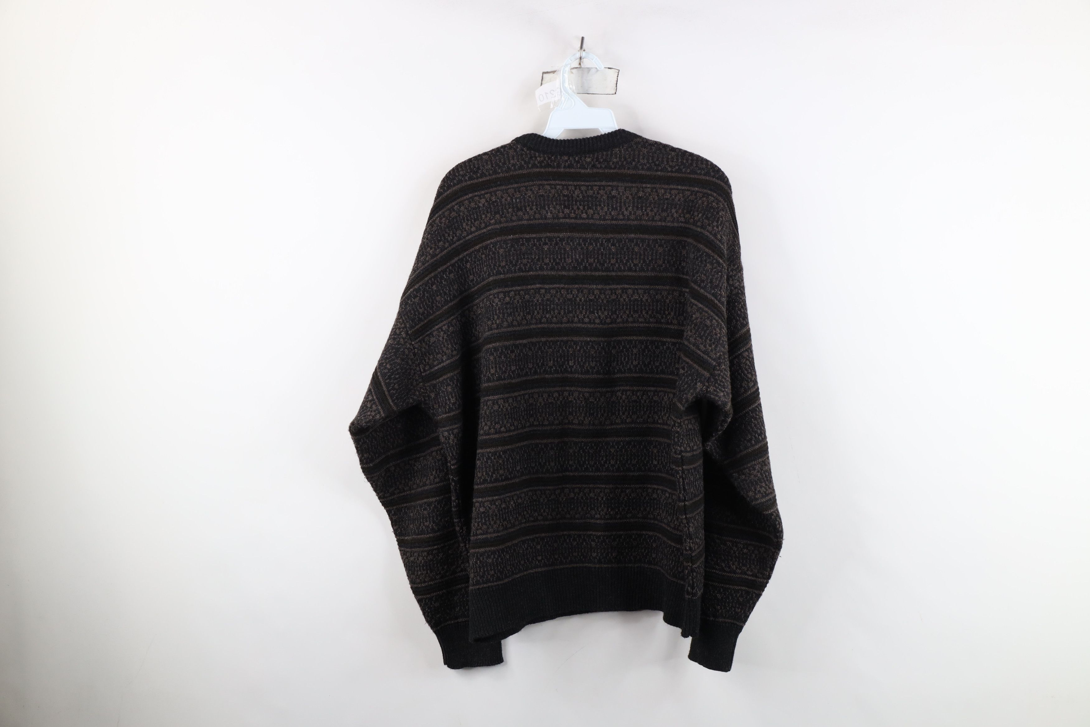 Vintage Vintage 90s Streetwear Tone Fair Isle Knit V-Neck Sweater Size US M / EU 48-50 / 2 - 6 Thumbnail