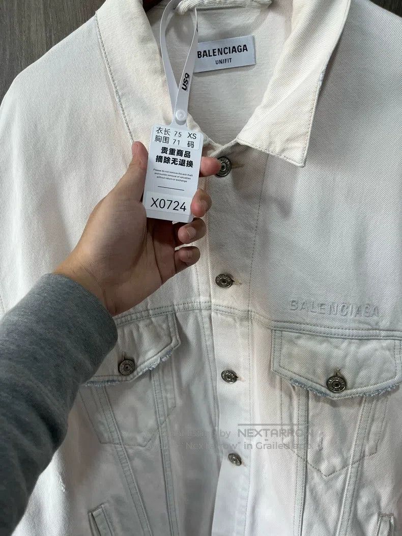 Balenciaga Balenciaga Embroidered white denim jacket Size US XS / EU 42 / 0 - 9 Thumbnail