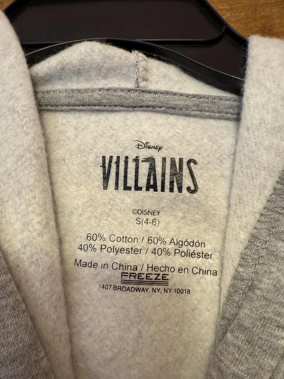 Disney Disney Villains Women’s Grey Hood Graphic Hoodie S (4-6) NWT Size S / US 4 / IT 40 - 4 Thumbnail