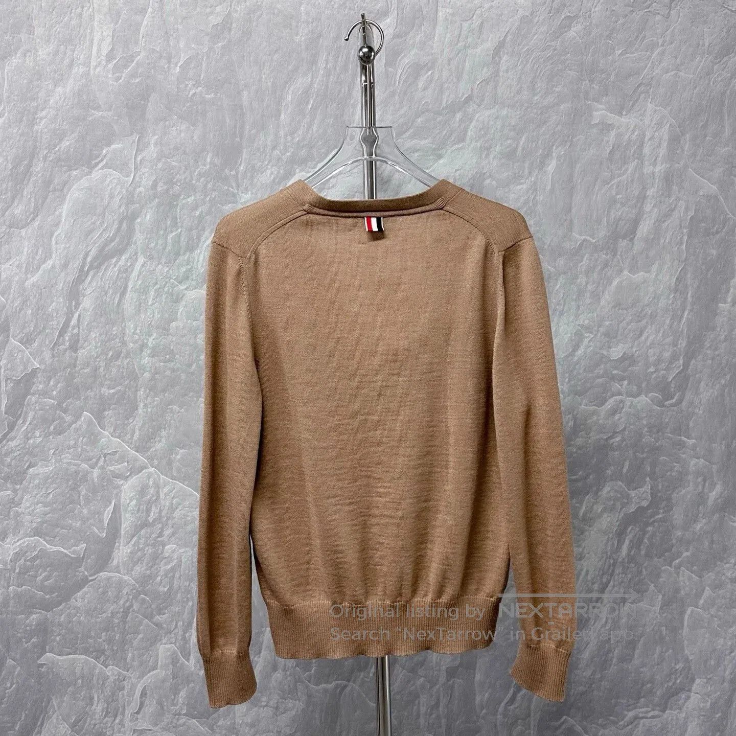 Thom Browne thom browne v-neck wool cardigan in beige. Size US M / EU 48-50 / 2 - 4 Thumbnail