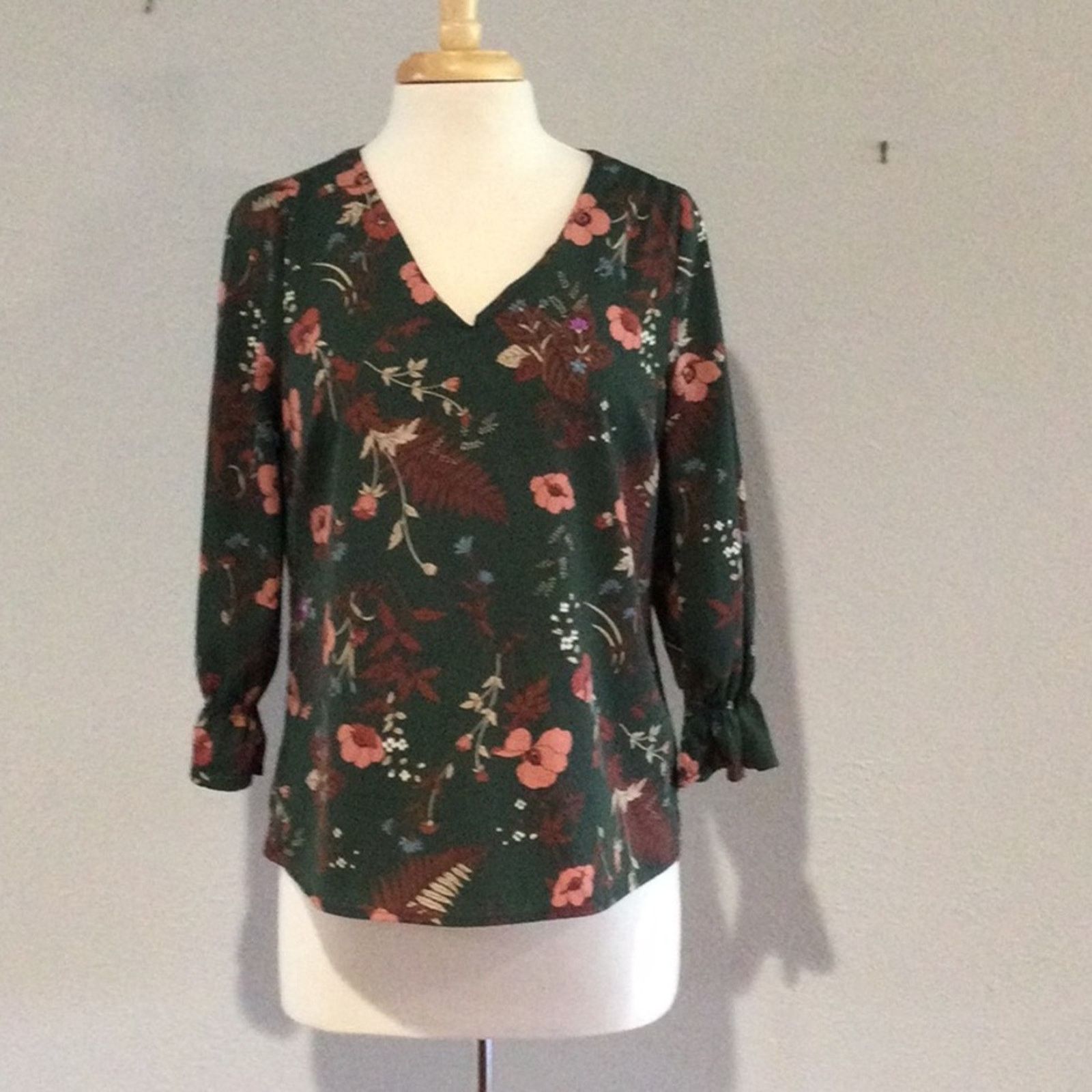 Other Skies Are Blue Floral V-Neck Keyhole Back Peplum Sleeve Sm Size S / US 4 / IT 40 - 1 Thumbnail