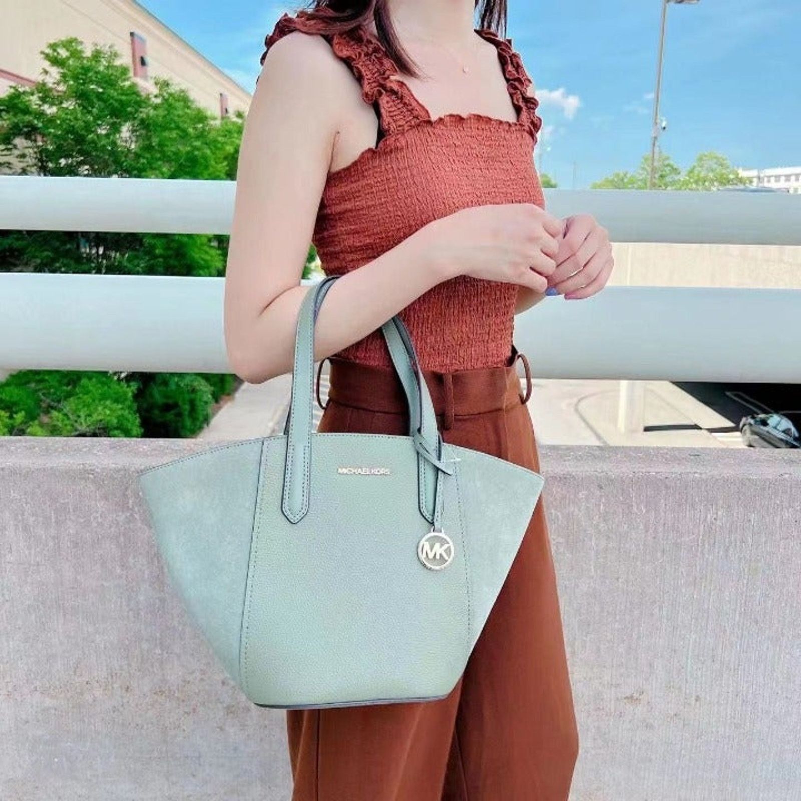 Michael Kors Michael Kors 35F1GPAT3S Portia Large Bucket Bag Army Green Size ONE SIZE - 1 Thumbnail