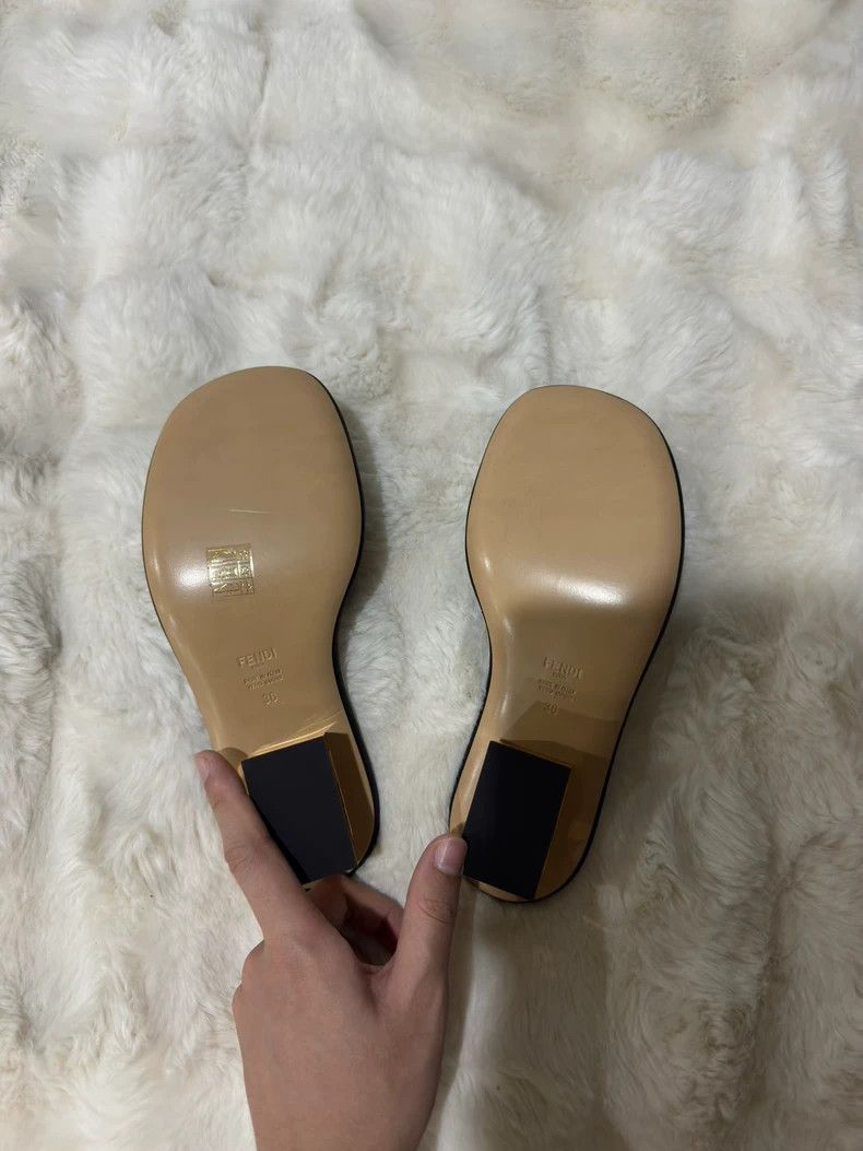 Fendi Fendi Leather slippers with logo heel slipper Size US 5.5 / IT 35.5 - 5 Thumbnail