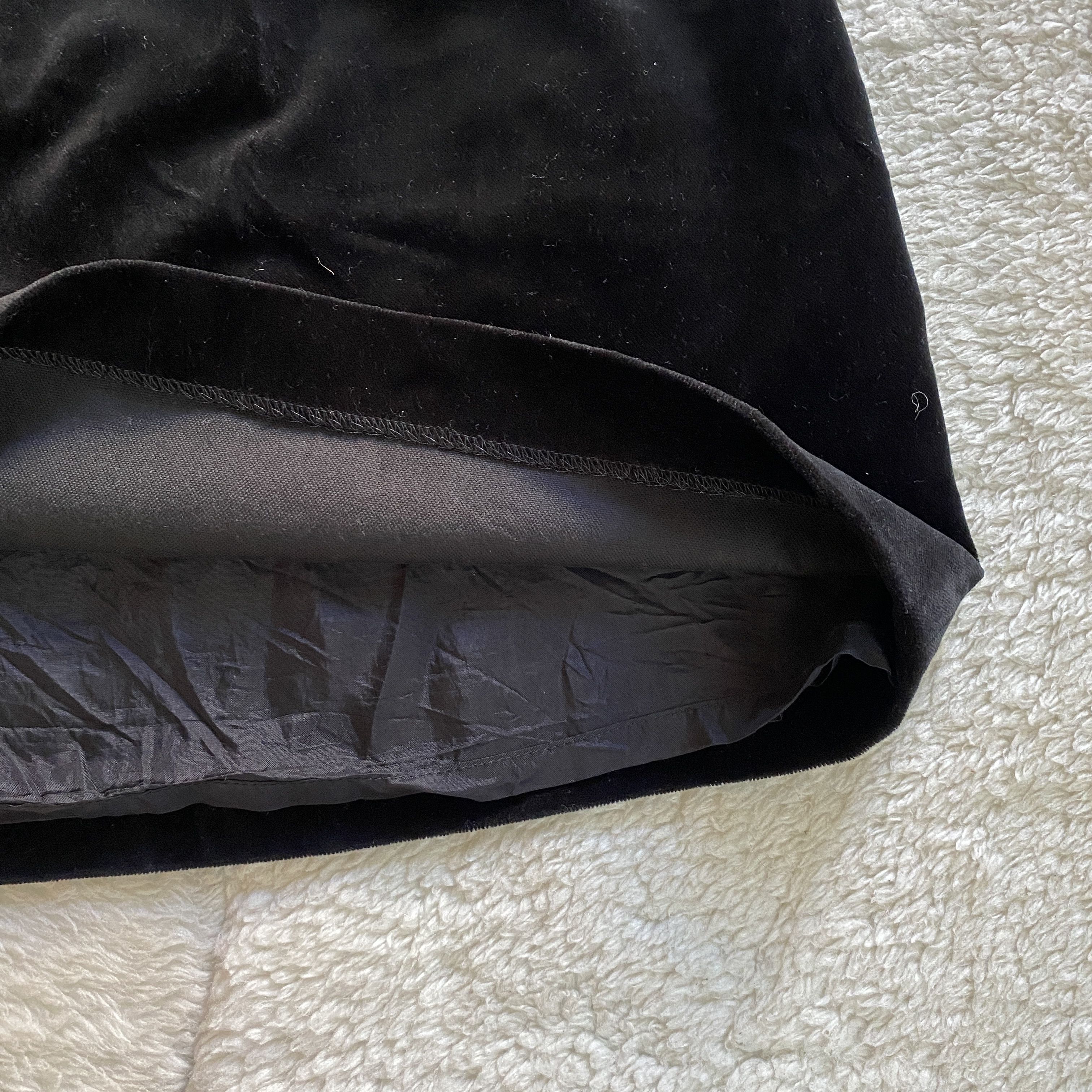 Banana Republic Banana Republic Black Velvet Velour Mini Skirt Size 26" / US 2 / IT 38 - 4 Thumbnail