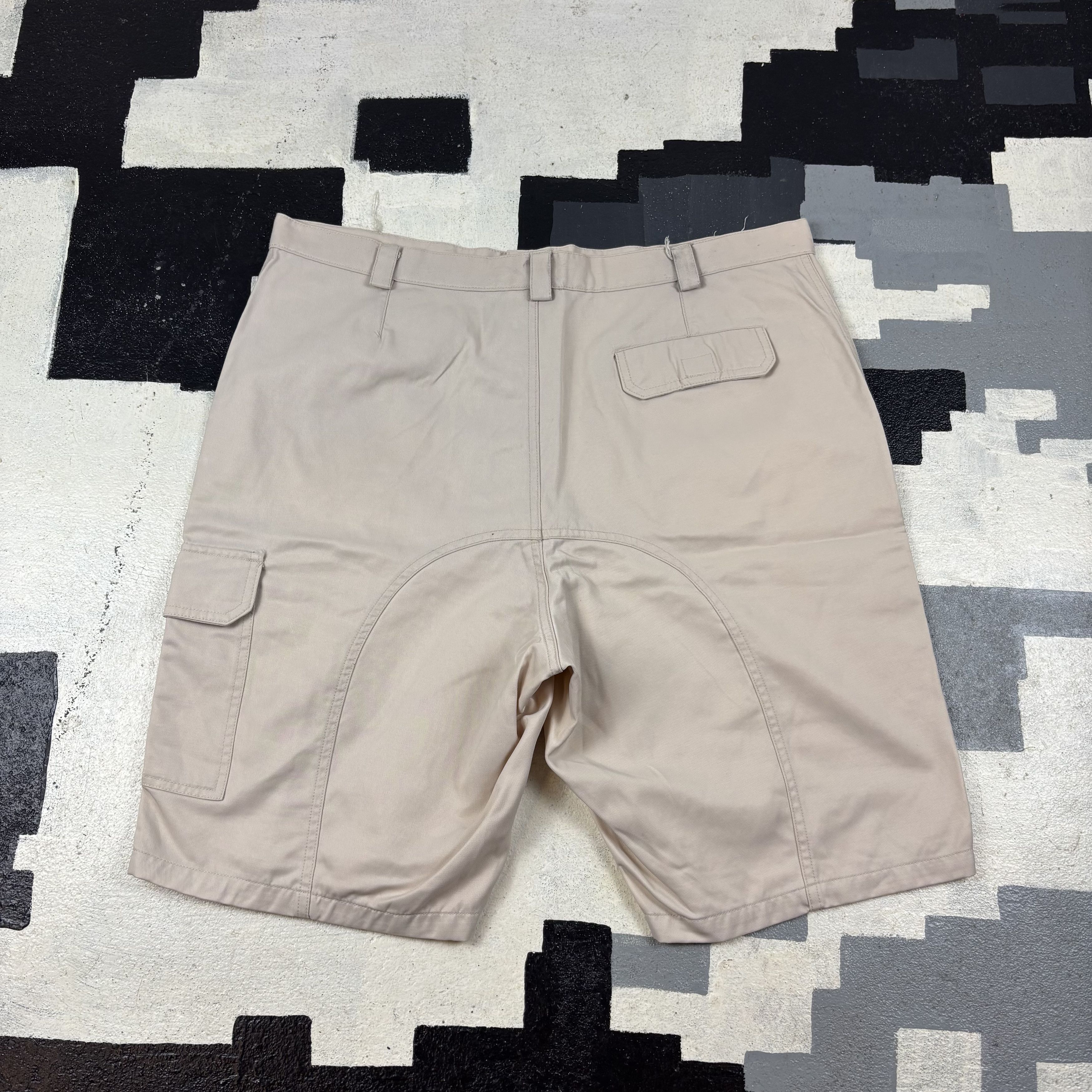 Adidas Adidas Shorts Size US 33 - 6 Thumbnail