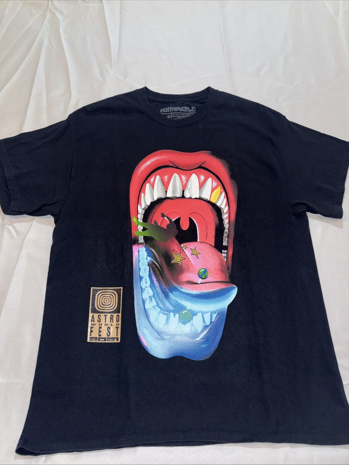 Travis Scott Travis Scott Dart Tee Astroworld Tour Size Medium NEW Size US M / EU 48-50 / 2 - 1 Thumbnail