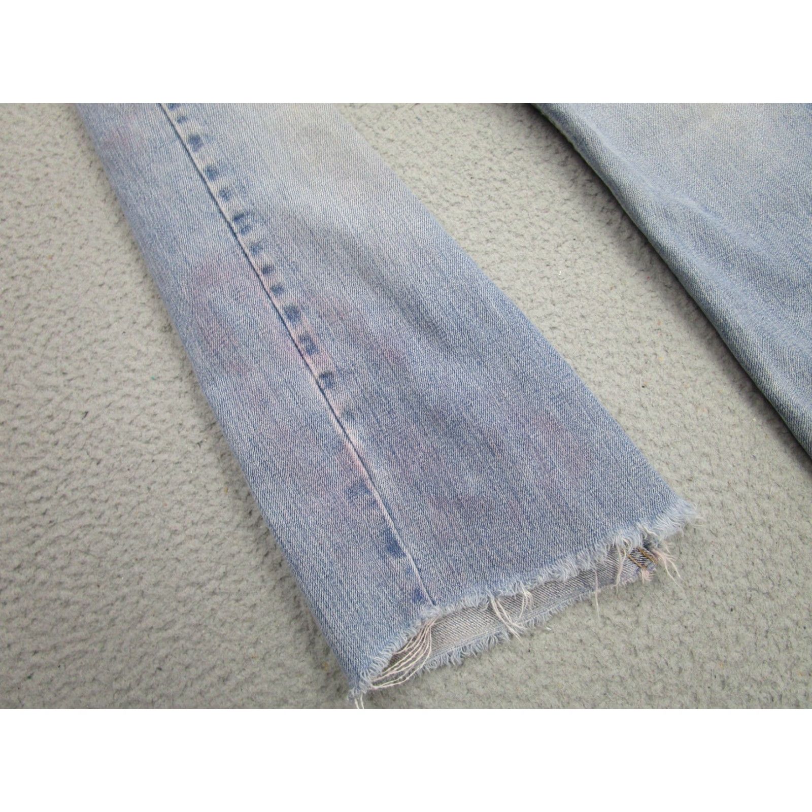 Levi's VINTAGE Levis 505 Jeans Mens 31 Light Wash Button Fly Straight Leg Denim 90s Mens Jeans Size US 31 - 5 Thumbnail
