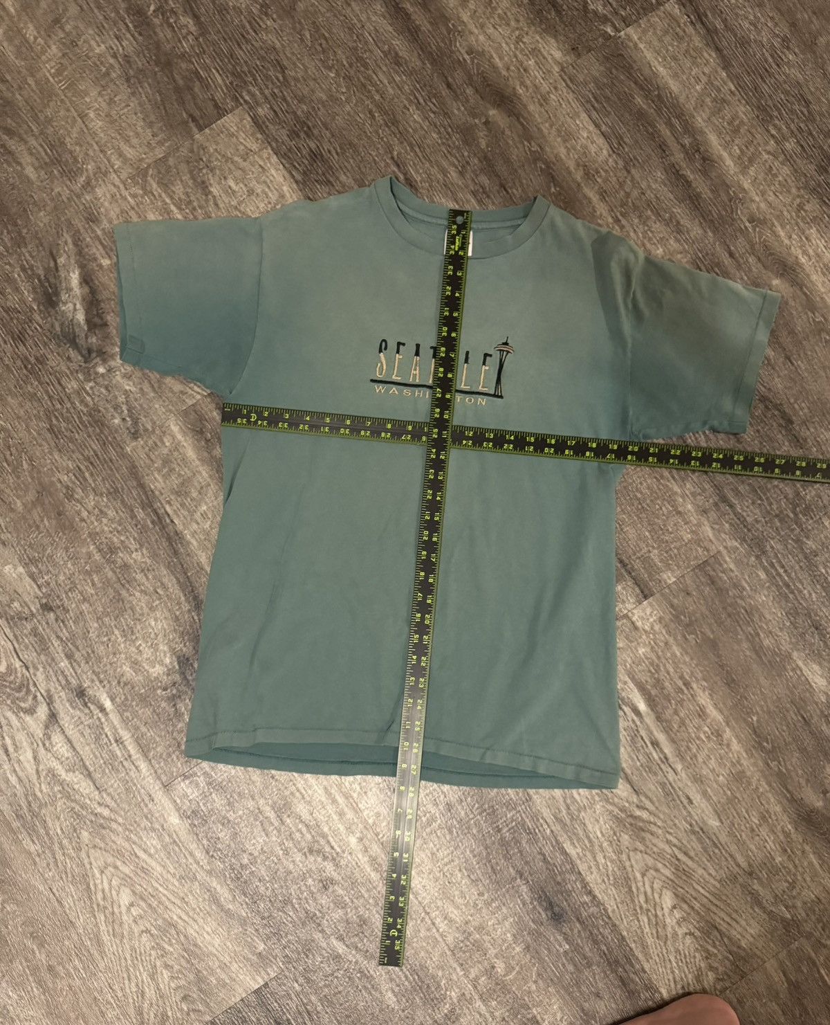 Anvil Vintage 90s Khaki Green Embroidered Seattle Washington Tee Size US L / EU 52-54 / 3 - 4 Thumbnail