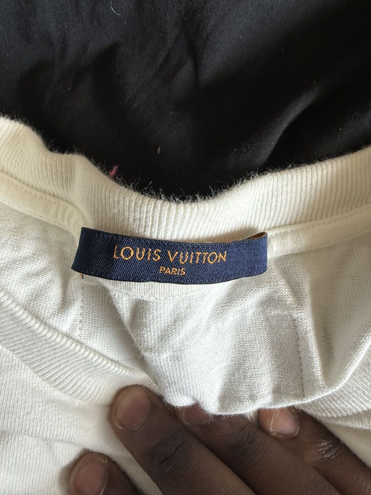 Louis Vuitton Louis Vuitton chain-logo graphic T-shirt Size US L / EU 52-54 / 3 - 3 Thumbnail