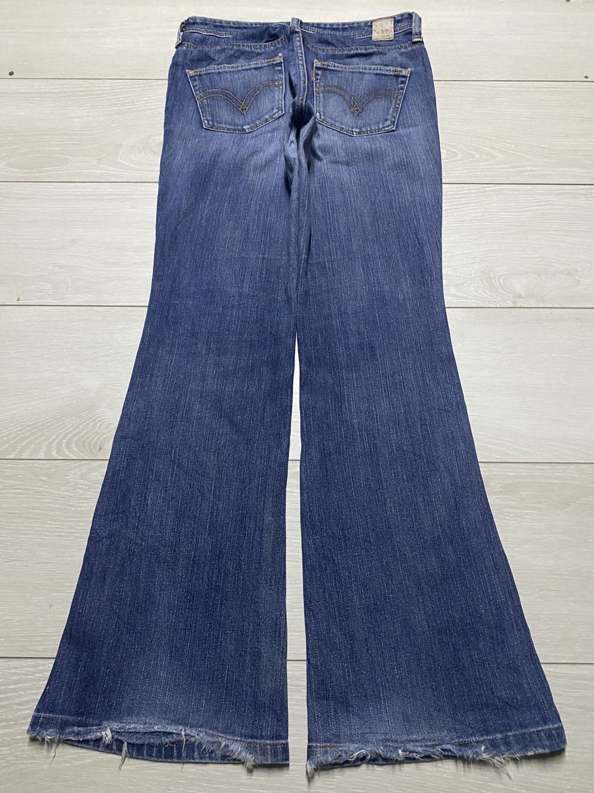 Levi's Vintage Levis Lady Style Faded Wash Flare Jeans Size 28" / US 6 / IT 42 - 2 Thumbnail