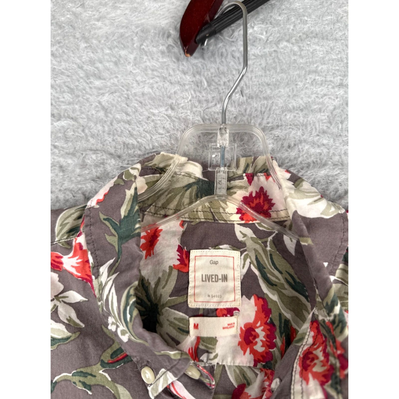 Gap Gap Shirt Men Medium Gray Red Green Floral Leaf Button Up 100% Cotton Hawaiian Size US M / EU 48-50 / 2 - 7 Thumbnail