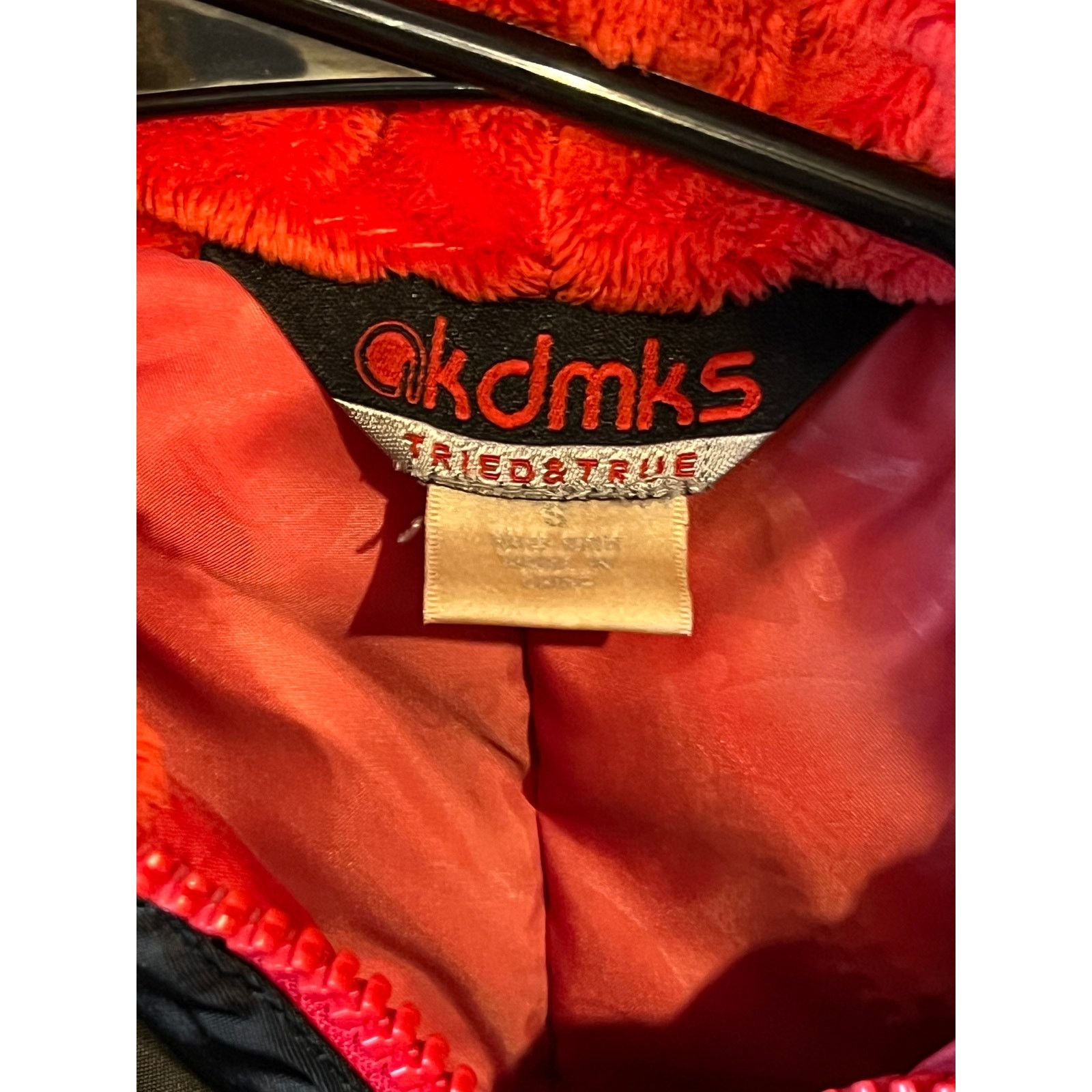 Akademiks akdmks Black Red Faux Fur Hooded Parka Mens S Size US S / EU 44-46 / 1 - 2 Thumbnail