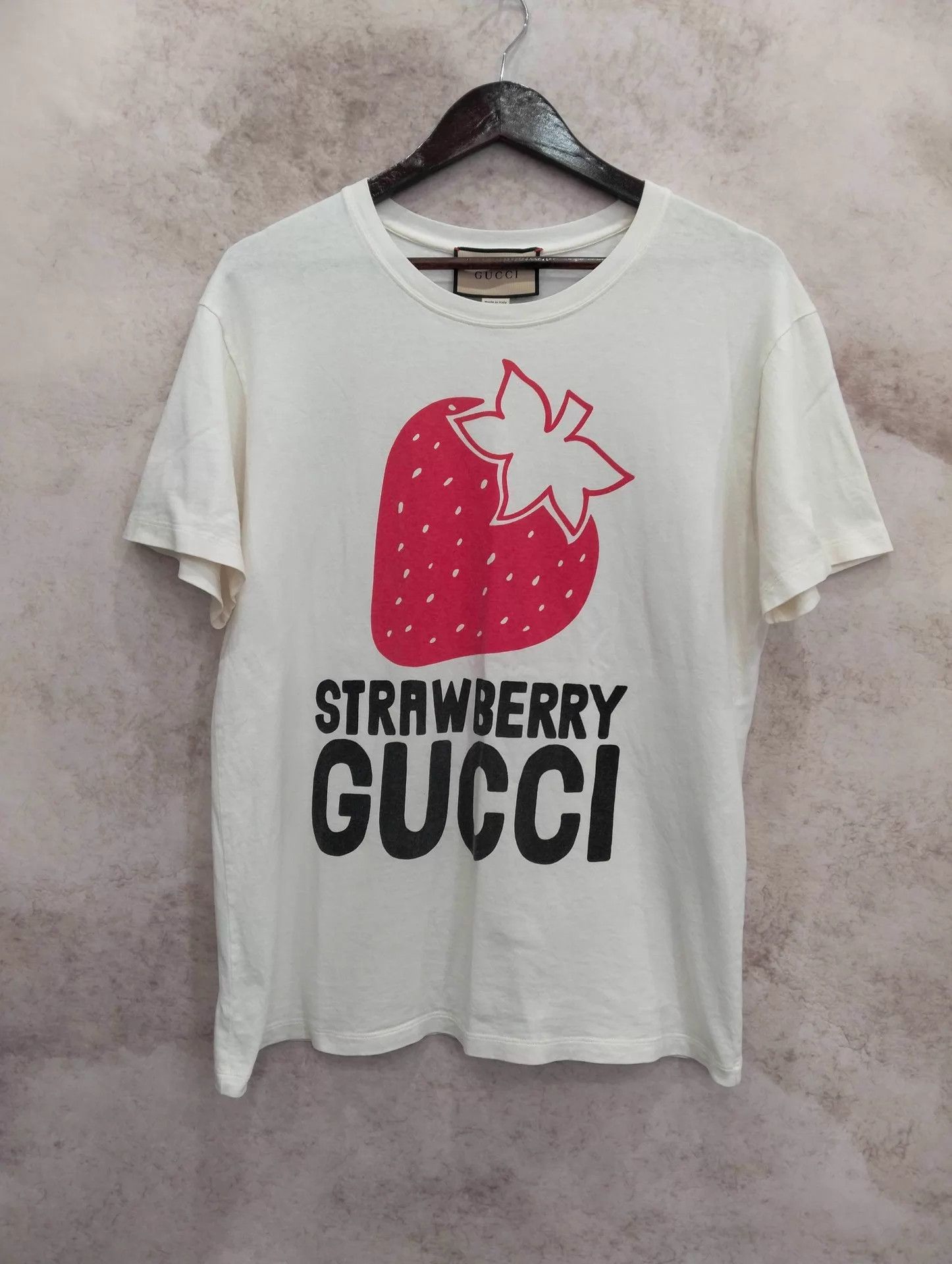 Gucci Gucci white strawberry letter print T-shirt XS Size US XS / EU 42 / 0 - 1 Thumbnail