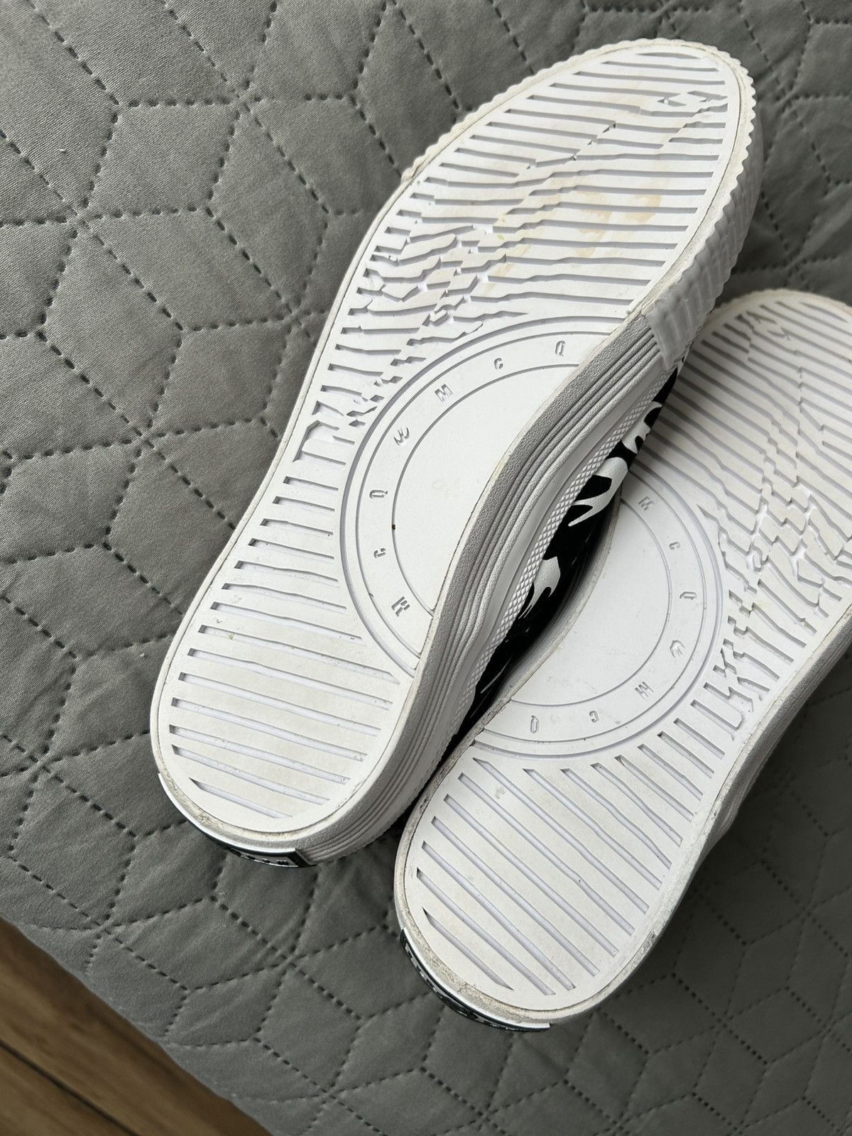 Alexander McQueen Alexander McQueen Black Canvas Slip On Trainers Unisex Size US 8.5 / IT 38.5 - 12 Thumbnail
