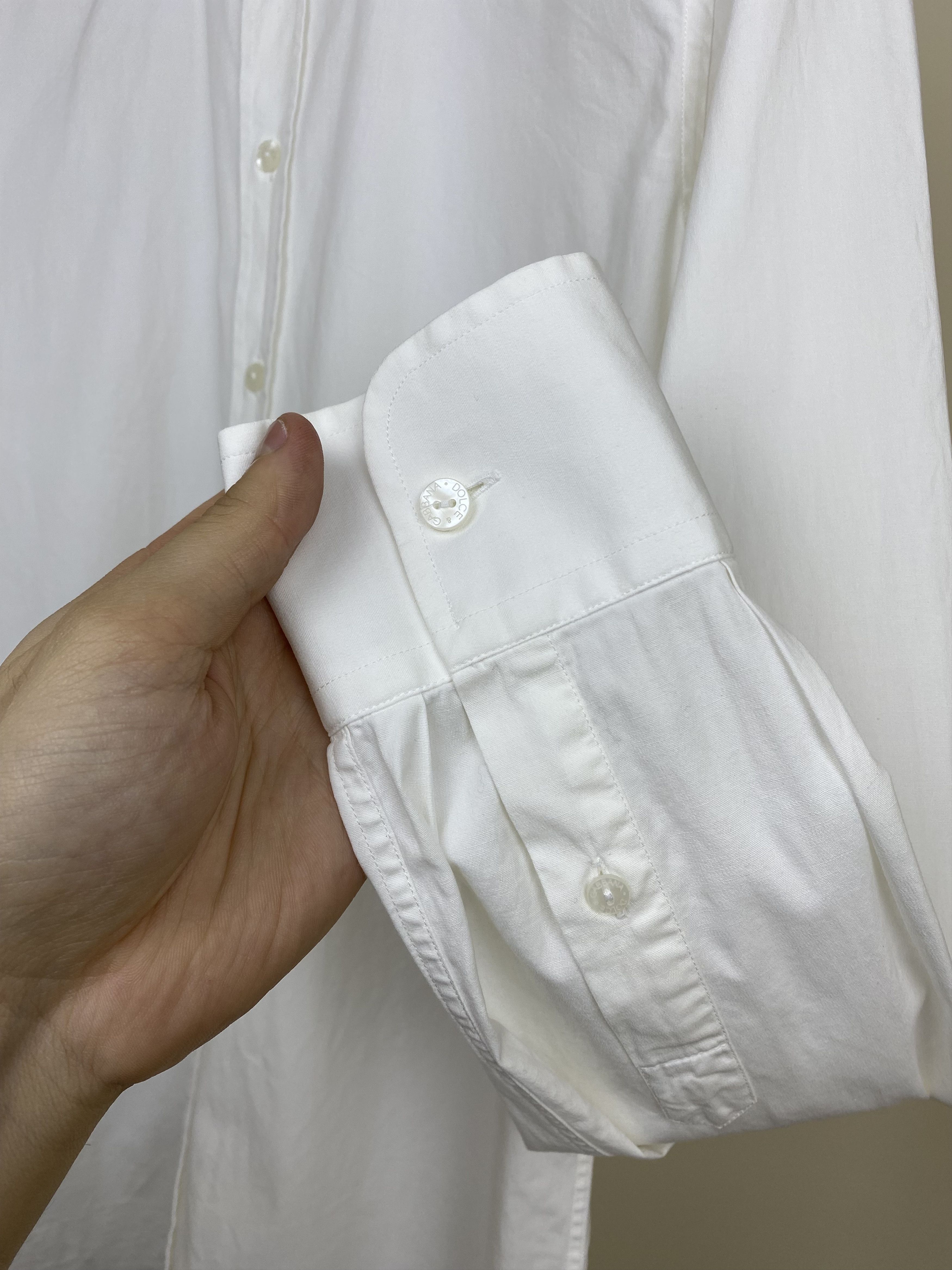 Dolce & Gabbana Classic white cotton slim-fit Dolce & Gabbana gold shirt Size US M / EU 48-50 / 2 - 11 Thumbnail