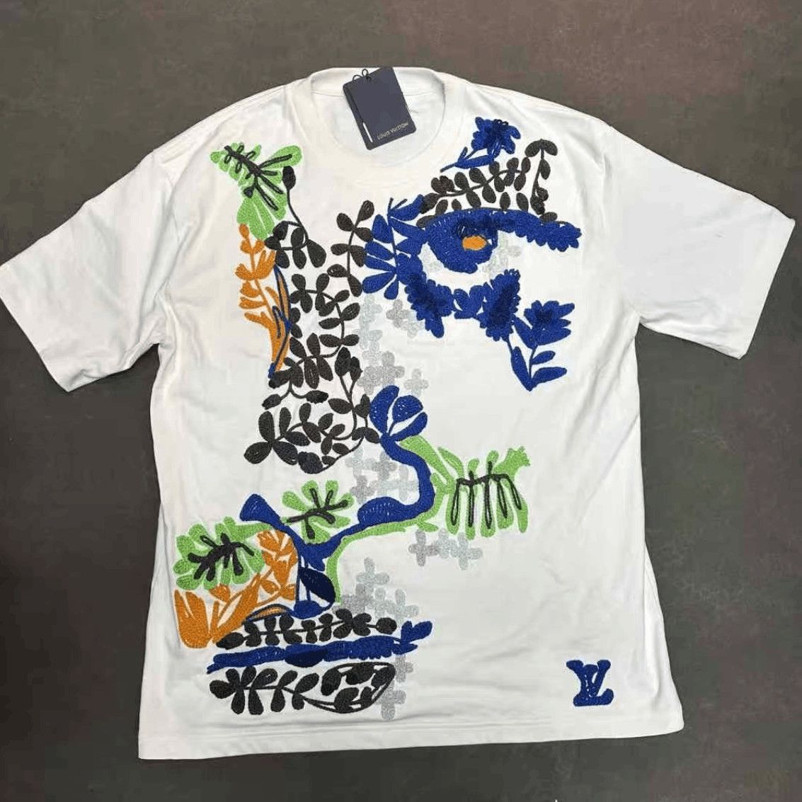Other Louis Vuitton Stitches Pattern Tee-2507 Size US XXL / EU 58 / 5 - 1 Thumbnail