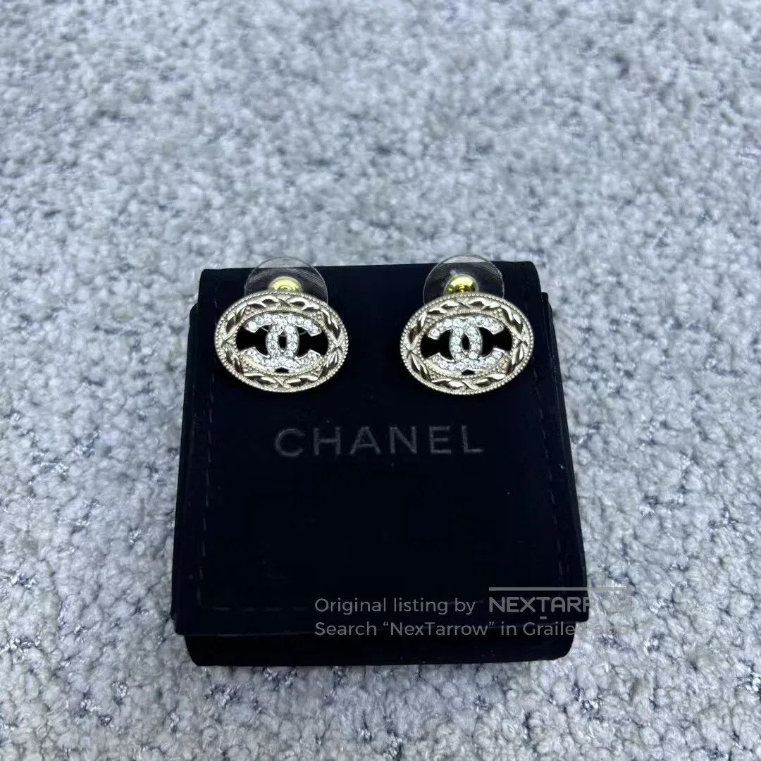 Chanel Chanel Elliptical relief hollowed-out double-C earrings| Size ONE SIZE - 5 Thumbnail