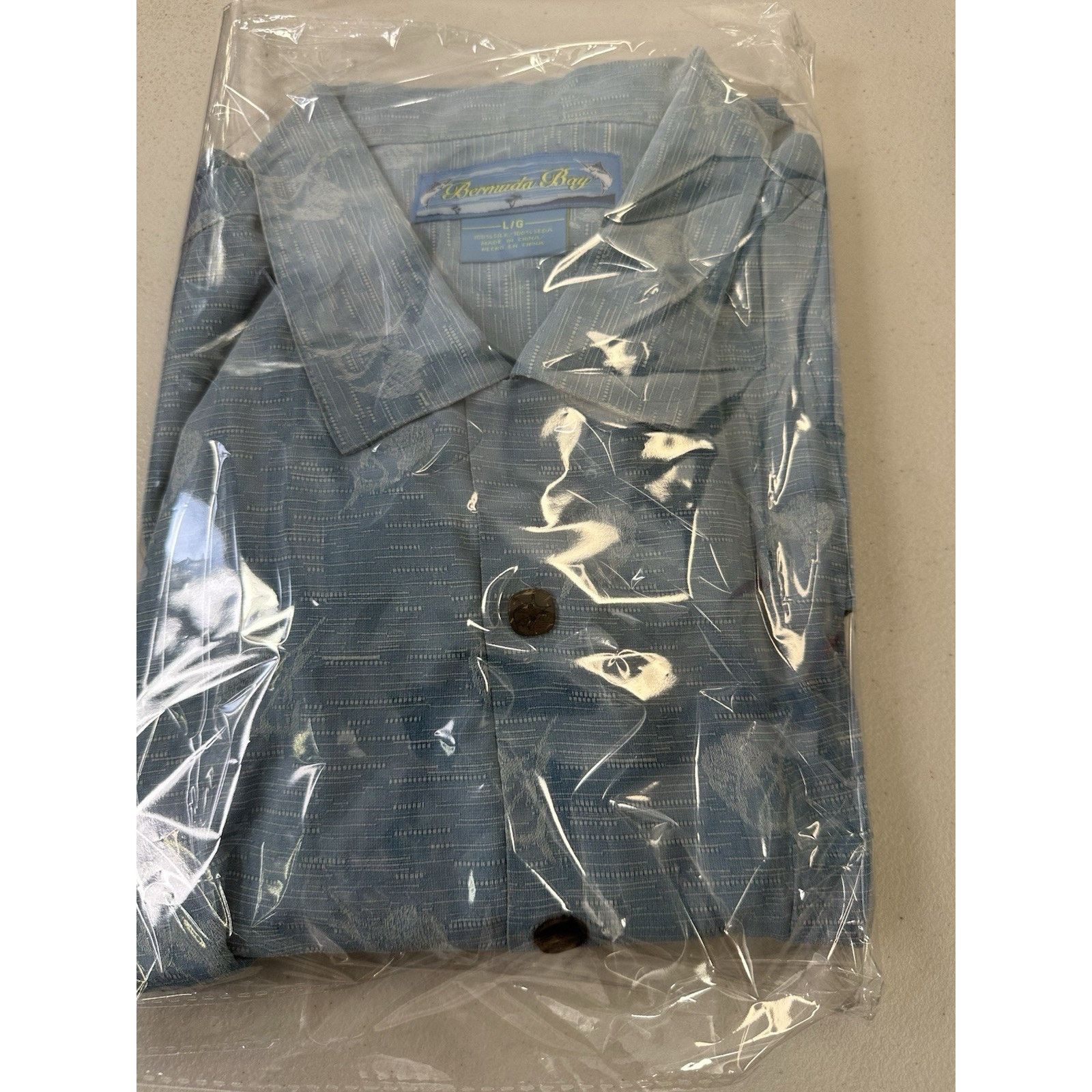 Other Bermuda bay silk Hawaiian shirt Marlin Men’s Large Resort Size US L / EU 52-54 / 3 - 15 Thumbnail