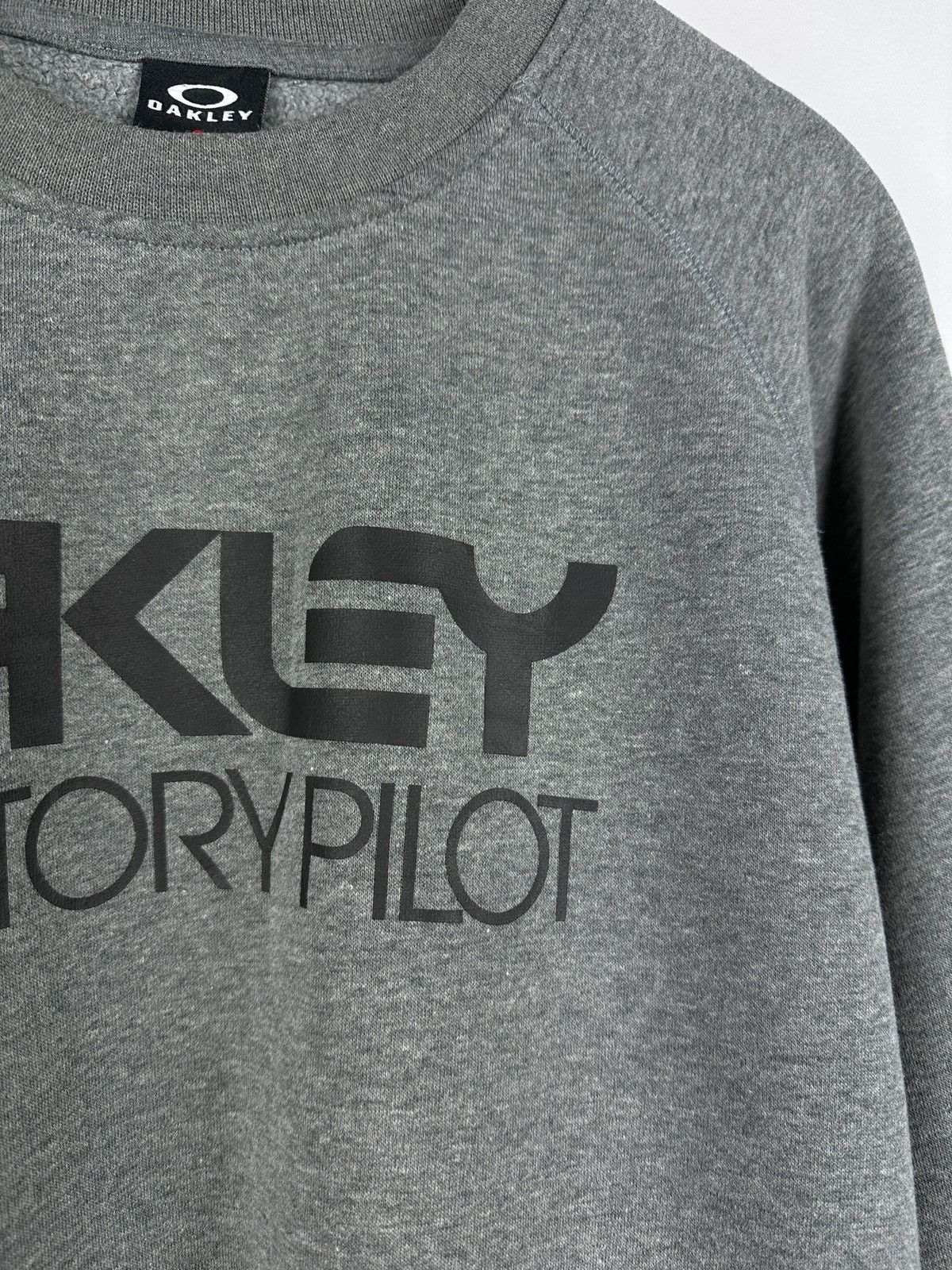 Oakley × Vintage Vintage Y2K Oakley Factory Pilot Logo Grey Sweatshirt Size US M / EU 48-50 / 2 - 4 Thumbnail