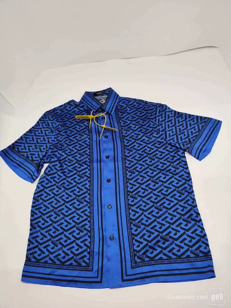 Versace Versace Classic Greca print shirt in blue Size US S / EU 44-46 / 1 - 8 Thumbnail