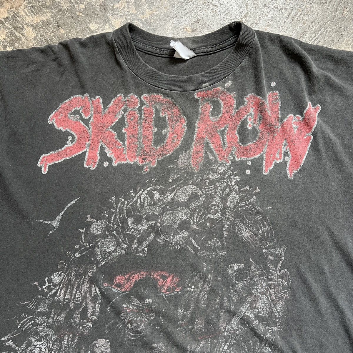 Band Tees × Vintage Vintage 1992 Skid Row Slave To The Grind thrashed T-shirt XL Size US XL / EU 56 / 4 - 3 Thumbnail