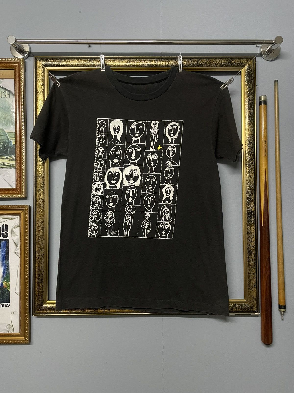 Vintage Vintage 1990s Single Stitch Art Naked Sunfaded Trash Tee Size US S / EU 44-46 / 1 - 1 Thumbnail