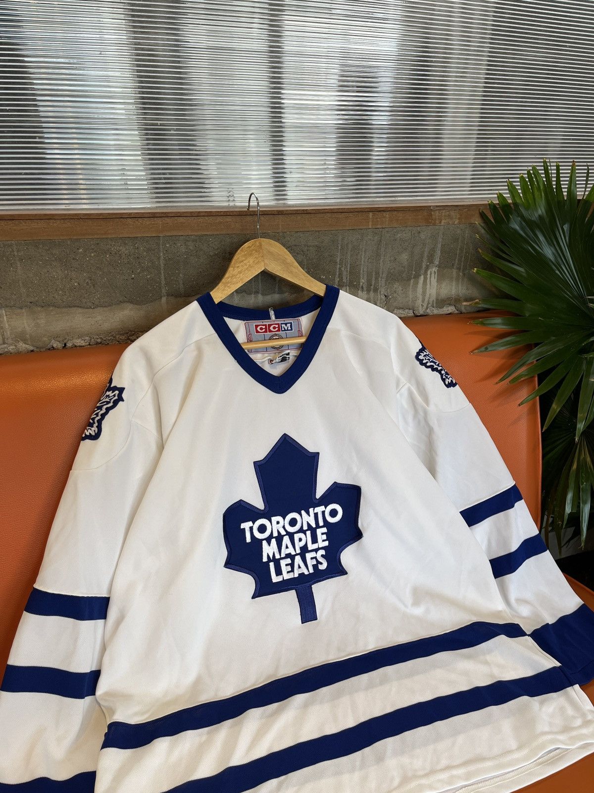 Ccm Vintage CCM Maska Toronto Maple Leafs White Hockey Jersey Size US M / EU 48-50 / 2 - 2 Thumbnail