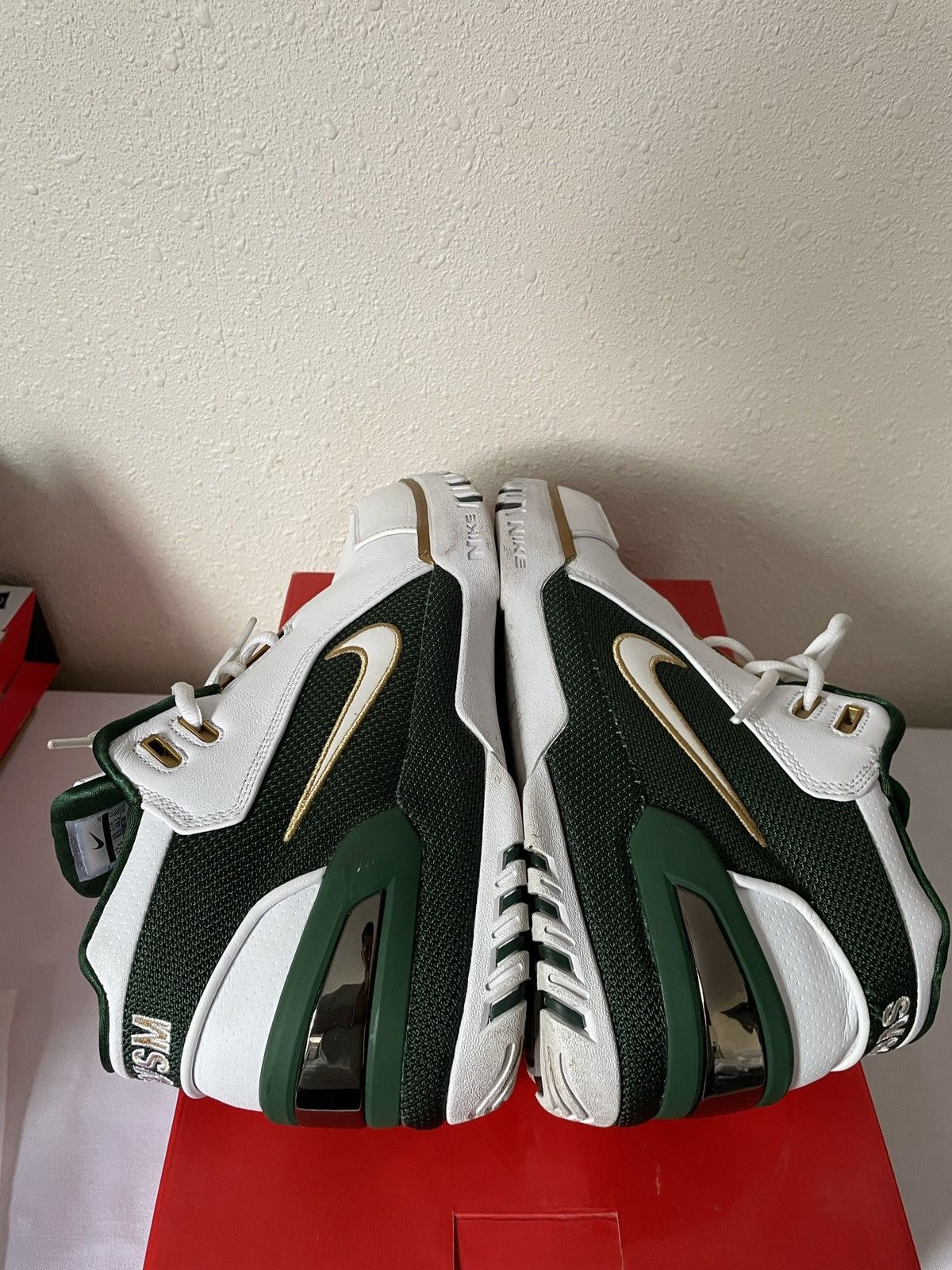 Nike Nike Air Zoom Generation Retro QS SVSM Lebron James 10.5 Size US 10.5 / EU 43-44 - 11 Thumbnail