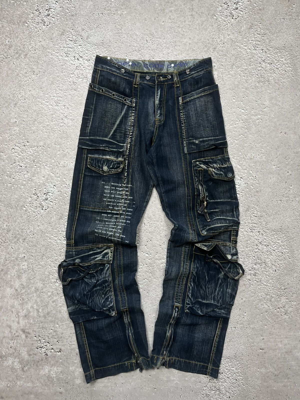 Japanese Brand × Vintage Baggy Avant-Garde Multi-Pocket Distressed Grunge Cargo Jeans Size US 31 - 1 Thumbnail