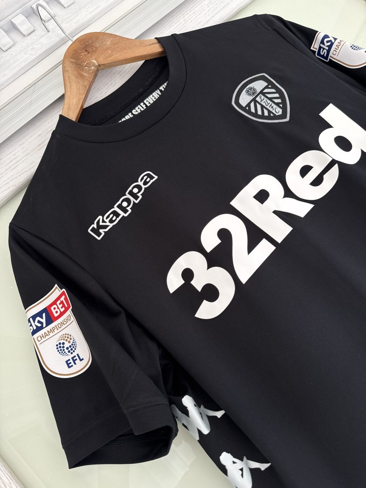 Kappa Leeds United 2017-2018 Away Soccer Jersey Football Shirt Kit Size US M / EU 48-50 / 2 - 6 Thumbnail