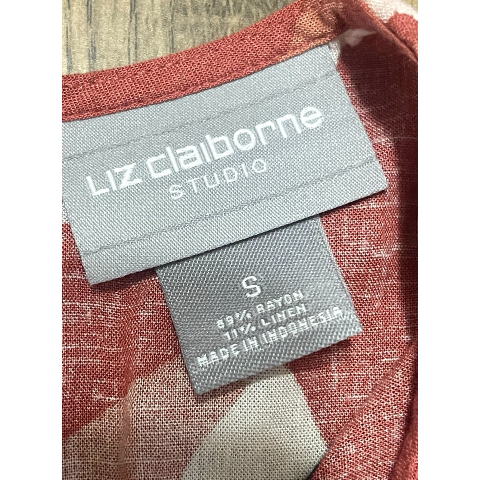 Liz Claiborne Liz Claiborne Shirt Womens Small 3/4 Sleeve Multicolor Pink White Black Colorful Casual T-Shirt Size S / US 4 / IT 40 - 7 Thumbnail