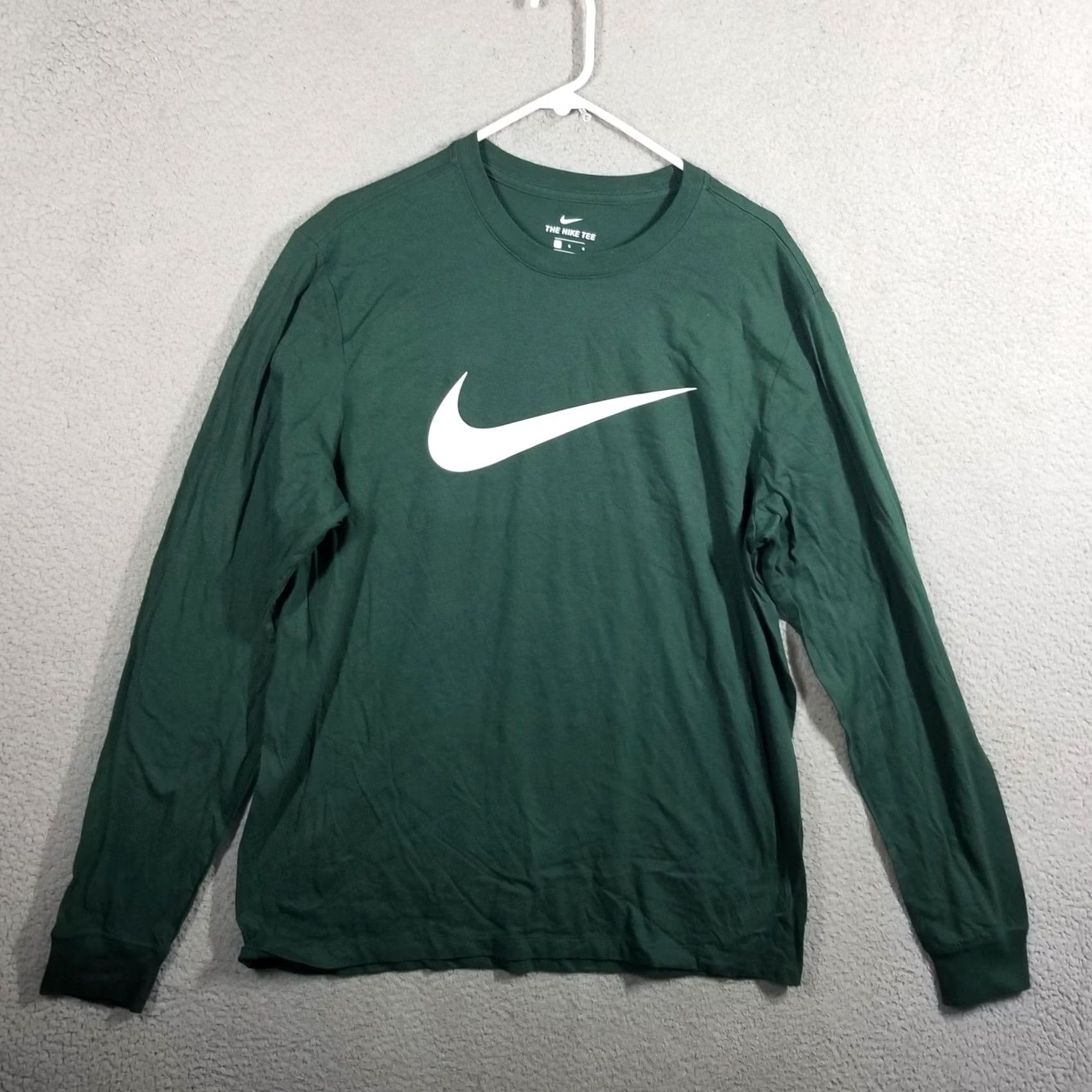 Nike Nike Shirt Mens L Green Swoosh Logo The Nike Tee Long Sleeve Cotton Size US L / EU 52-54 / 3 - 2 Thumbnail