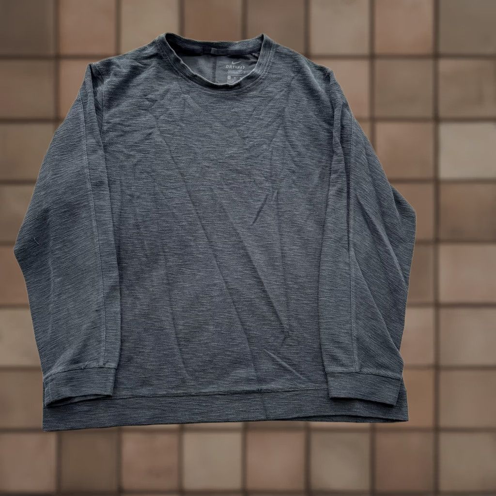 Nike Nike Dri-FIT Mens XL Gray Long Sleeve Training Tee Performance Size US XL / EU 56 / 4 - 1 Thumbnail