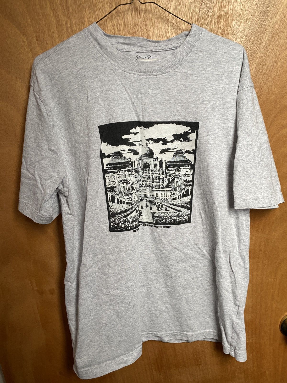 Palace Palace Journey to the Palace Tee Size US L / EU 52-54 / 3 - 1 Thumbnail