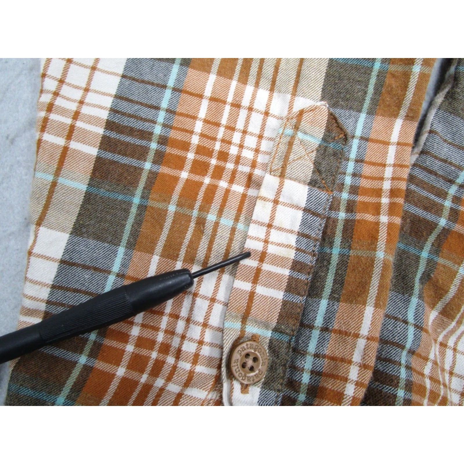 Patagonia Patagonia Shirt Mens Large Brown Plaid Button-Up 100% Organic Cotton Classic Fit Long Sleeve Button | Wool? No — (avoid new info) Size US L / EU 52-54 / 3 - 6 Thumbnail