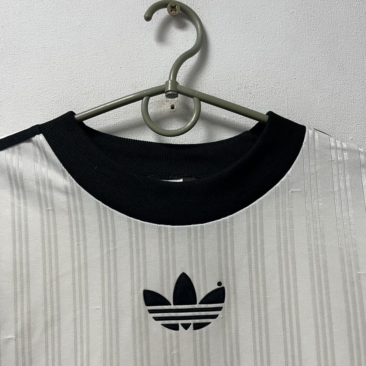 Adidas Vintage Adidas Big Logo T-Shirt Size US M / EU 48-50 / 2 - 4 Thumbnail