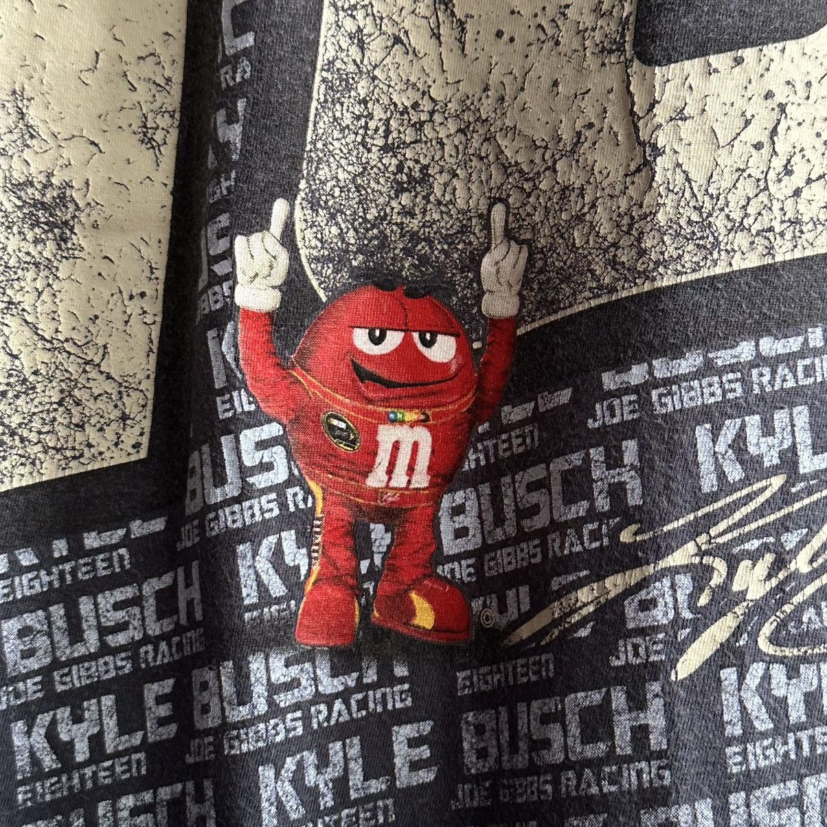 Chase Authentics × NASCAR VINTAGE NASCAR KYLE BUSCH #18 M&M RACING TEE Size US XXL / EU 58 / 5 - 4 Thumbnail