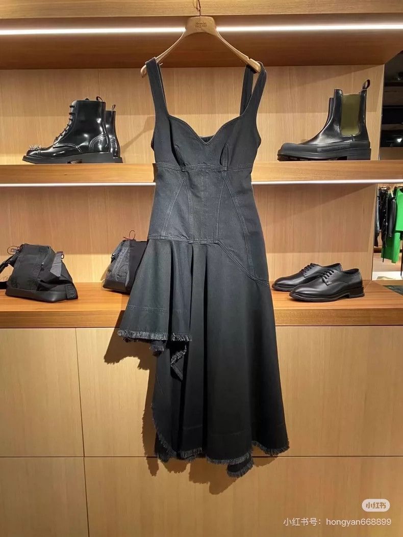 Alexander McQueen Alexander McQUEEN size 38 Irregular design denim dress Next Size S / US 4 / IT 40 - 6 Thumbnail