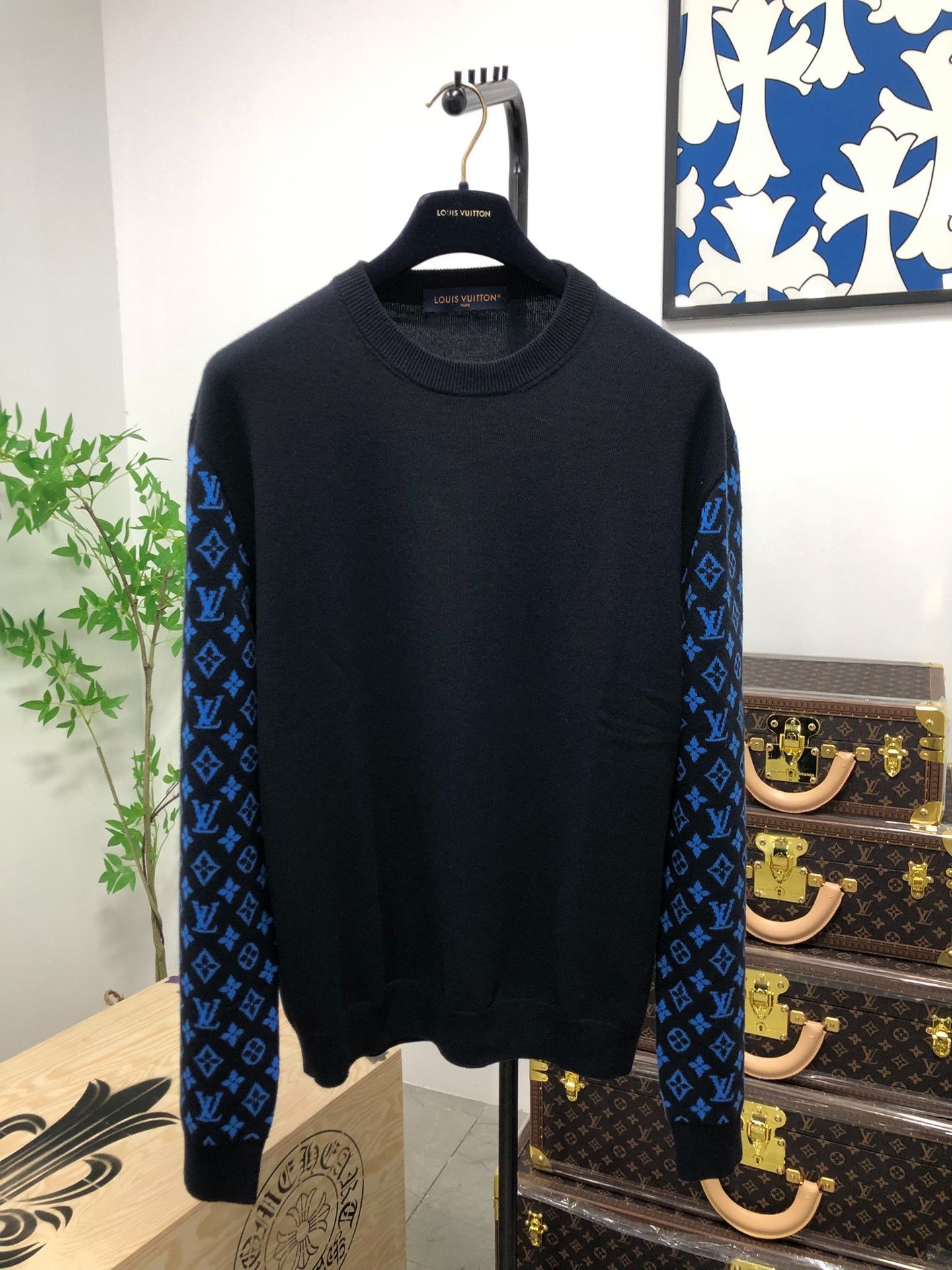 Louis Vuitton Louis Vuitton Monogram Sleeve Knit Sweater L Size US L / EU 52-54 / 3 - 1 Thumbnail