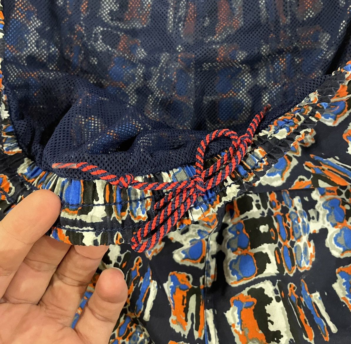 Nike Vintage 90s Nike Geometric Abstract AOP Swim Shorts Men’s XL Size US 36 / EU 52 - 5 Thumbnail