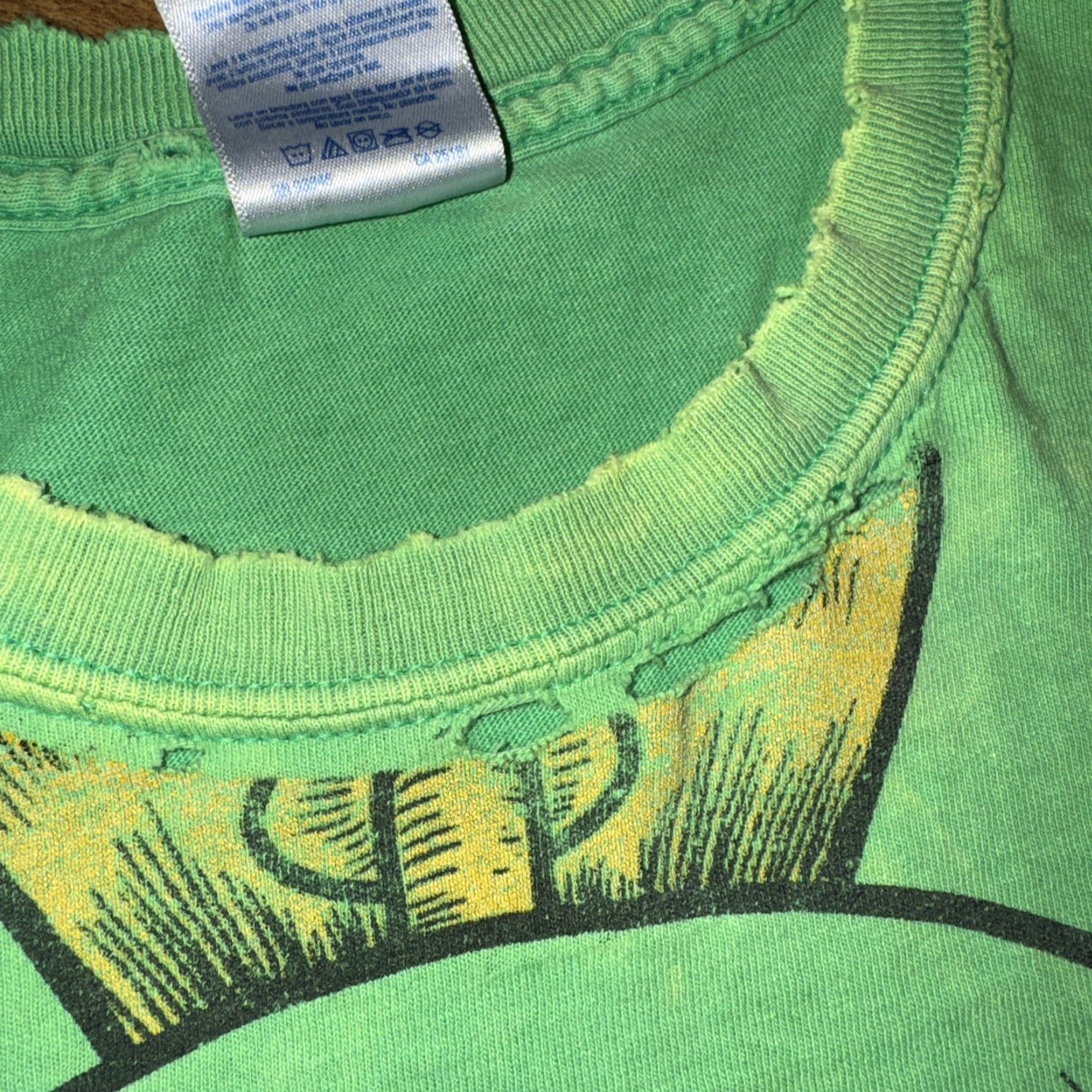 Vintage VINTAGE Marvin The Martian T-Shirt Green Large 20x26 Men Crew Neck Short Sleeve Graphic Print 90s Cartoon USA Marvin T-Shirt Size US L / EU 52-54 / 3 - 3 Thumbnail