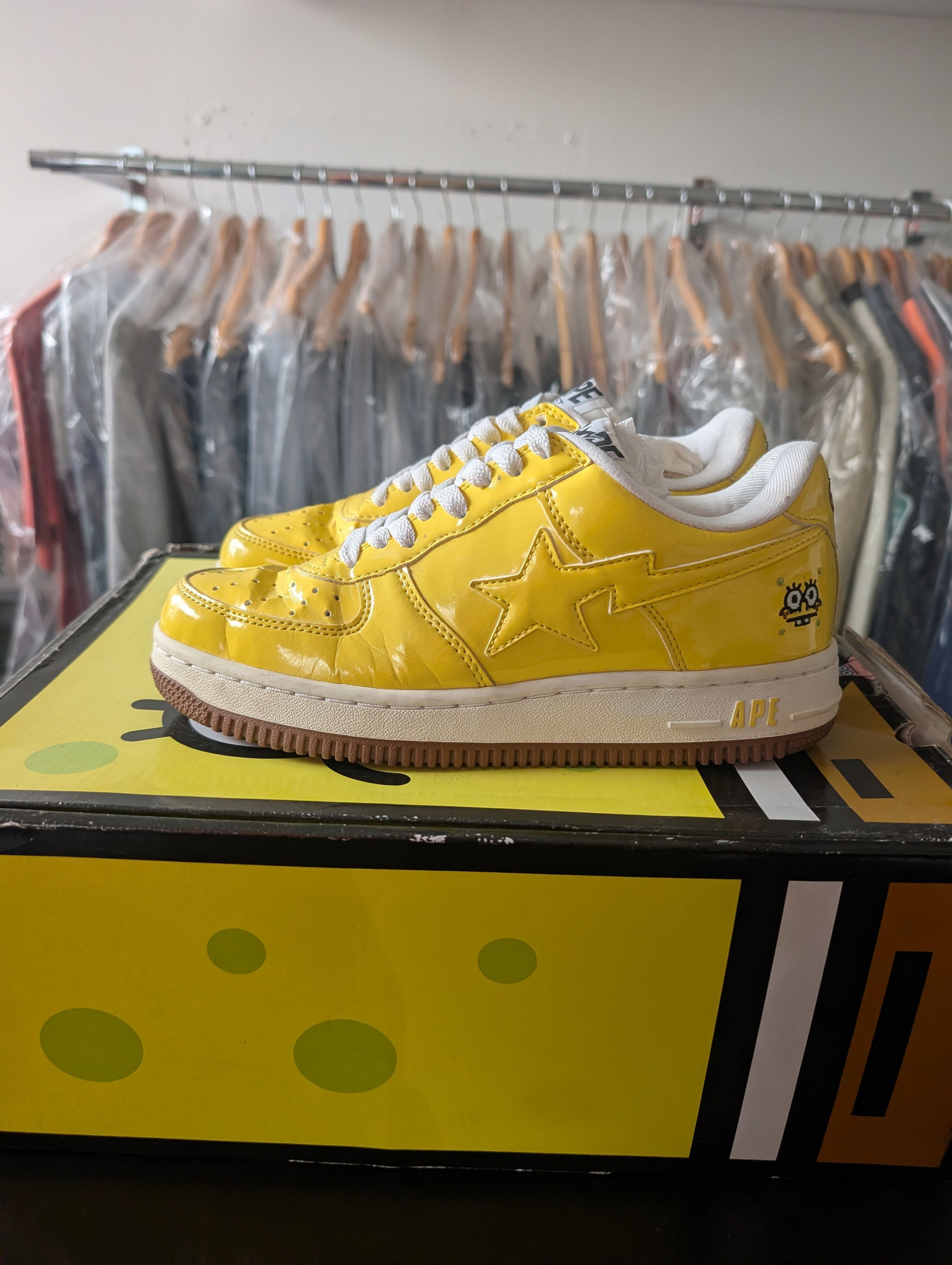 Bape Bapesta x SpongeBob Size US 7 / EU 40 - 1 Thumbnail