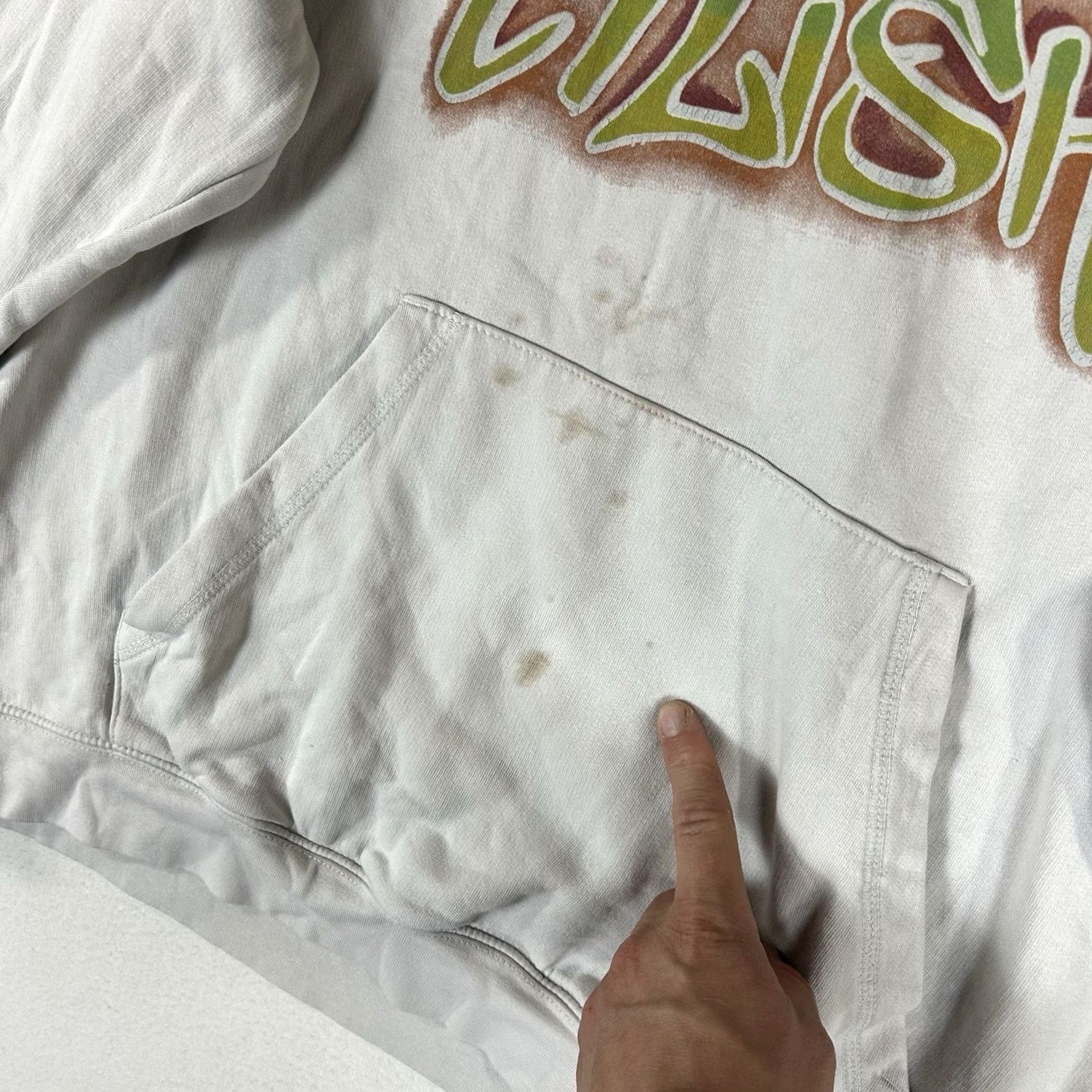 Vintage BILLIE EILISH Hoodie Mens Unisex XXL White Graphic Print STAINED Airbrush Flames Crew Hooded Pocket Size US XXL / EU 58 / 5 - 7 Thumbnail