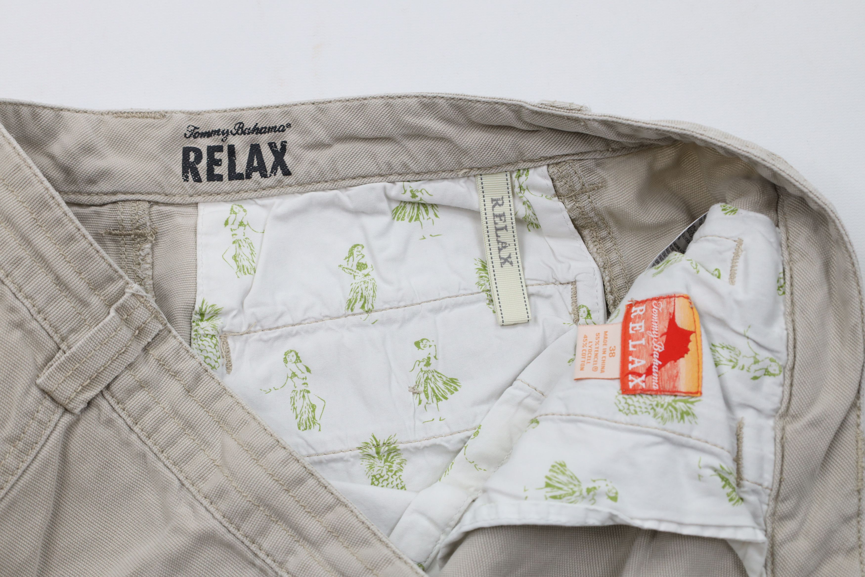 Tommy Bahama Vintage Tommy Bahama Relax Above Knee Cargo Shorts Beige Size US 38 / EU 54 - 9 Thumbnail